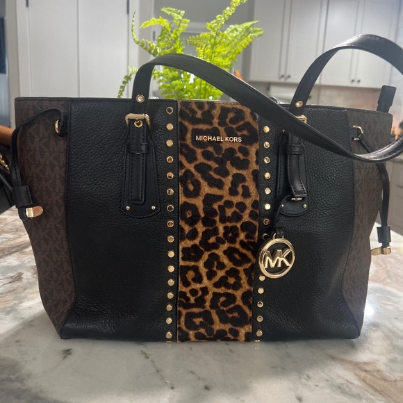 Michael kors purse - Picture 1 of 3